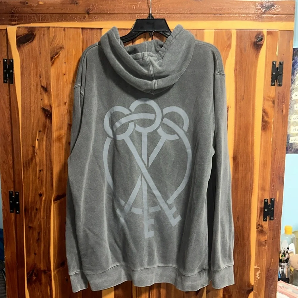 Vintage NF Outcast Hoodie - Picture 5 of 5